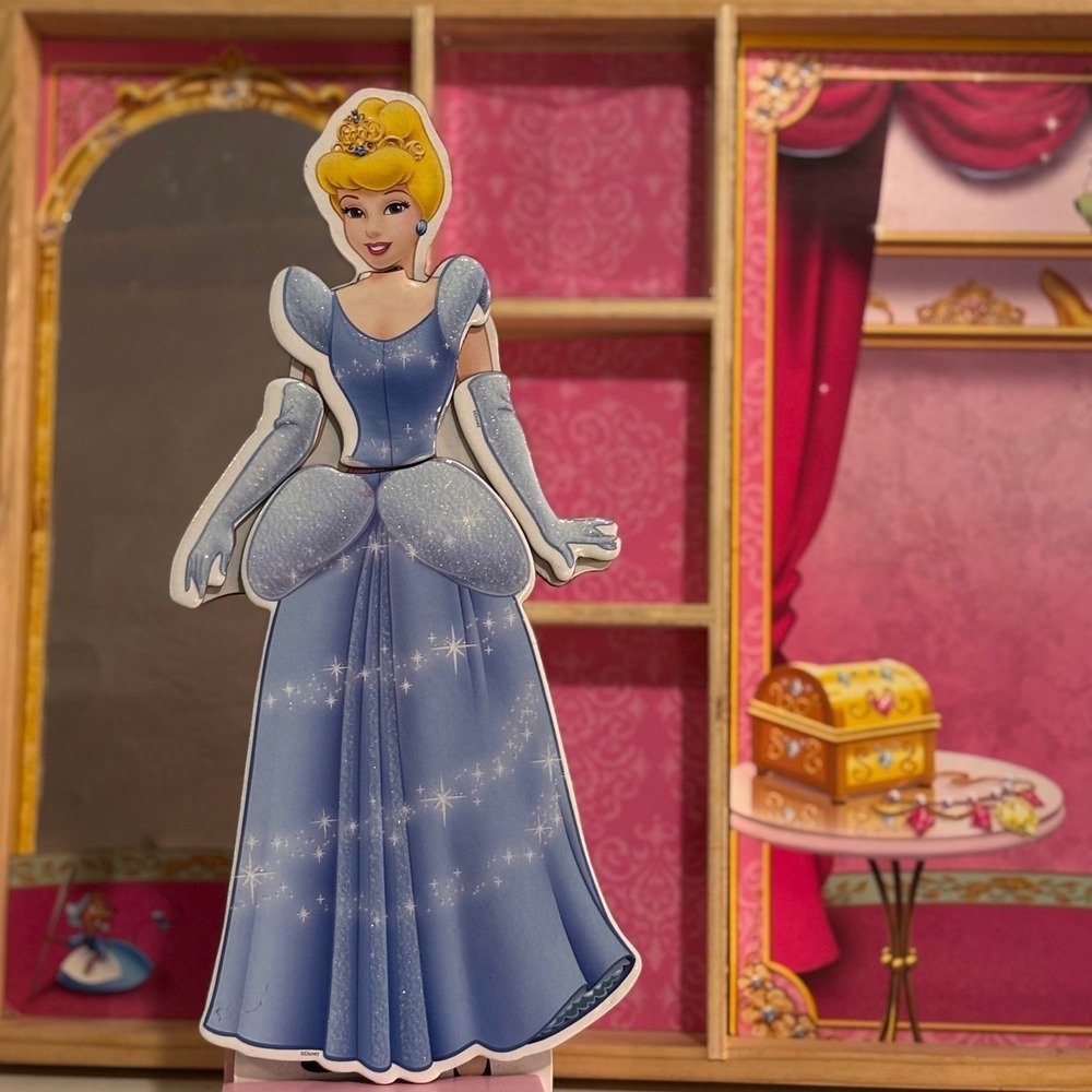 Melissa &‎ Doug Cinderella Wooden Magnetic Dress-Up Kids Multicolor Good